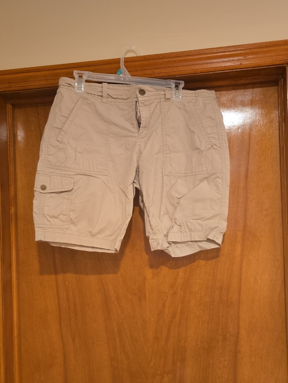 Old Navy Khaki Cargo Women’s Shorts